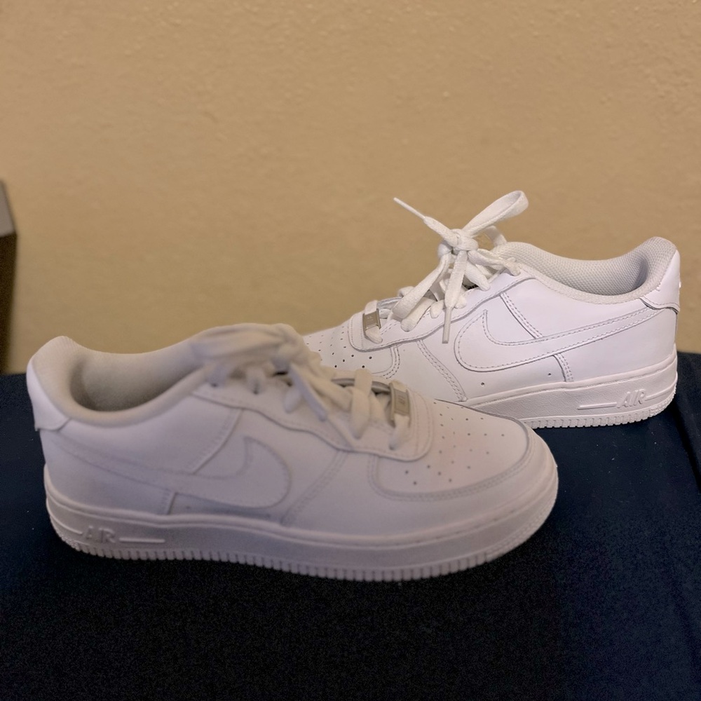 all white shoes nike